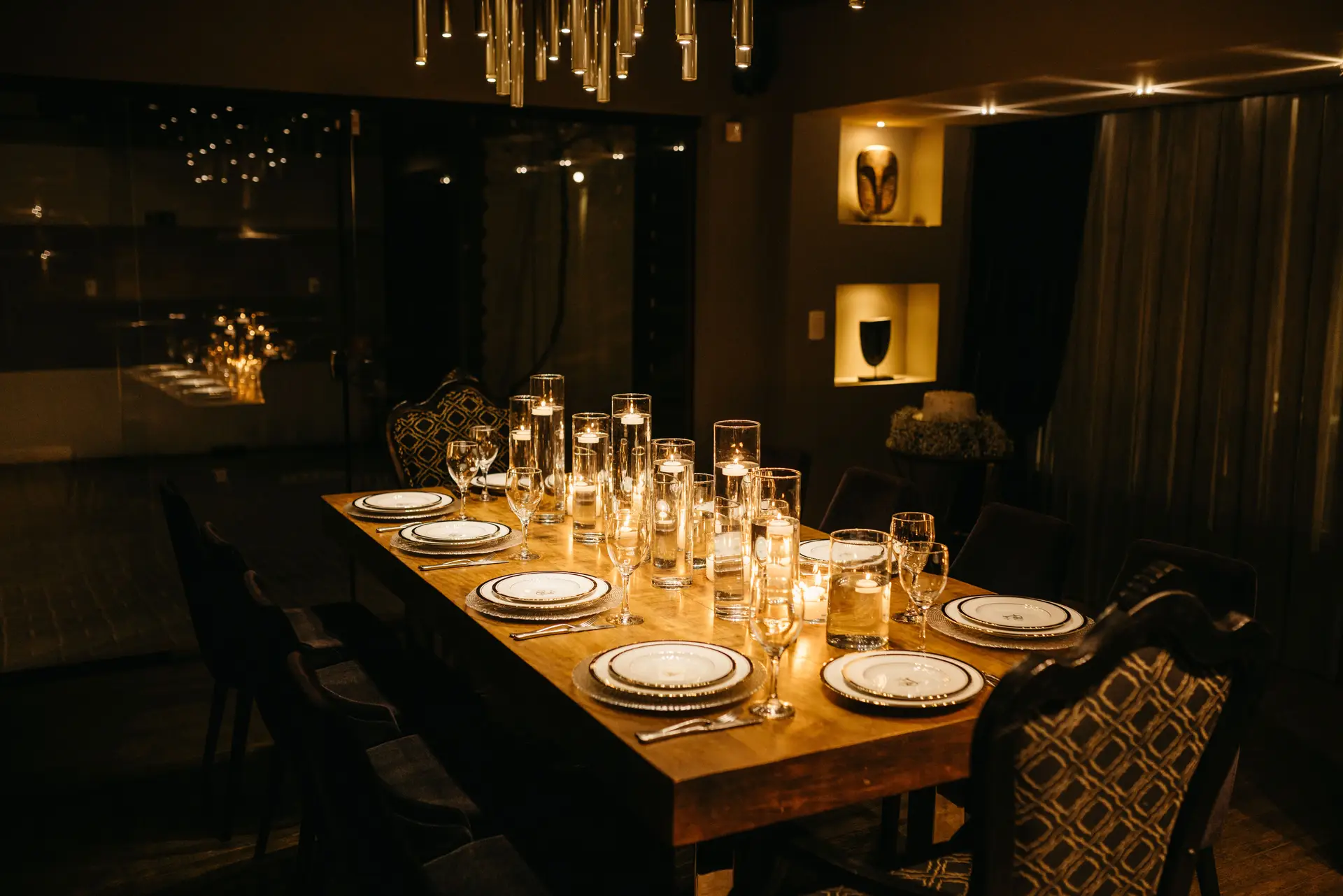 Candlelit dinner ambiance